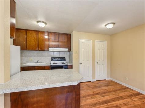 2844 W March Ln. . Rooms for rent in stockton